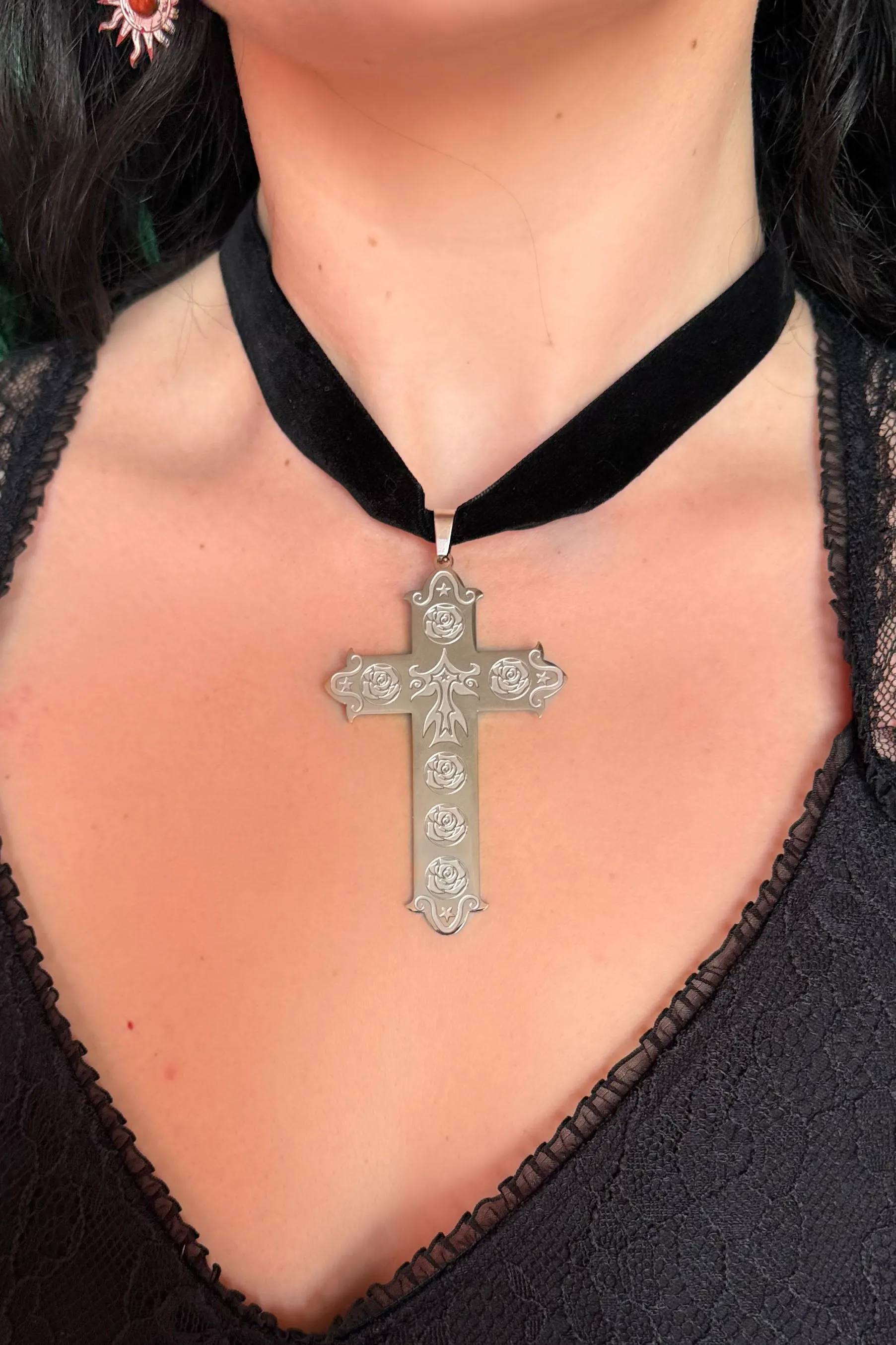 Big Cross Velvet Choker