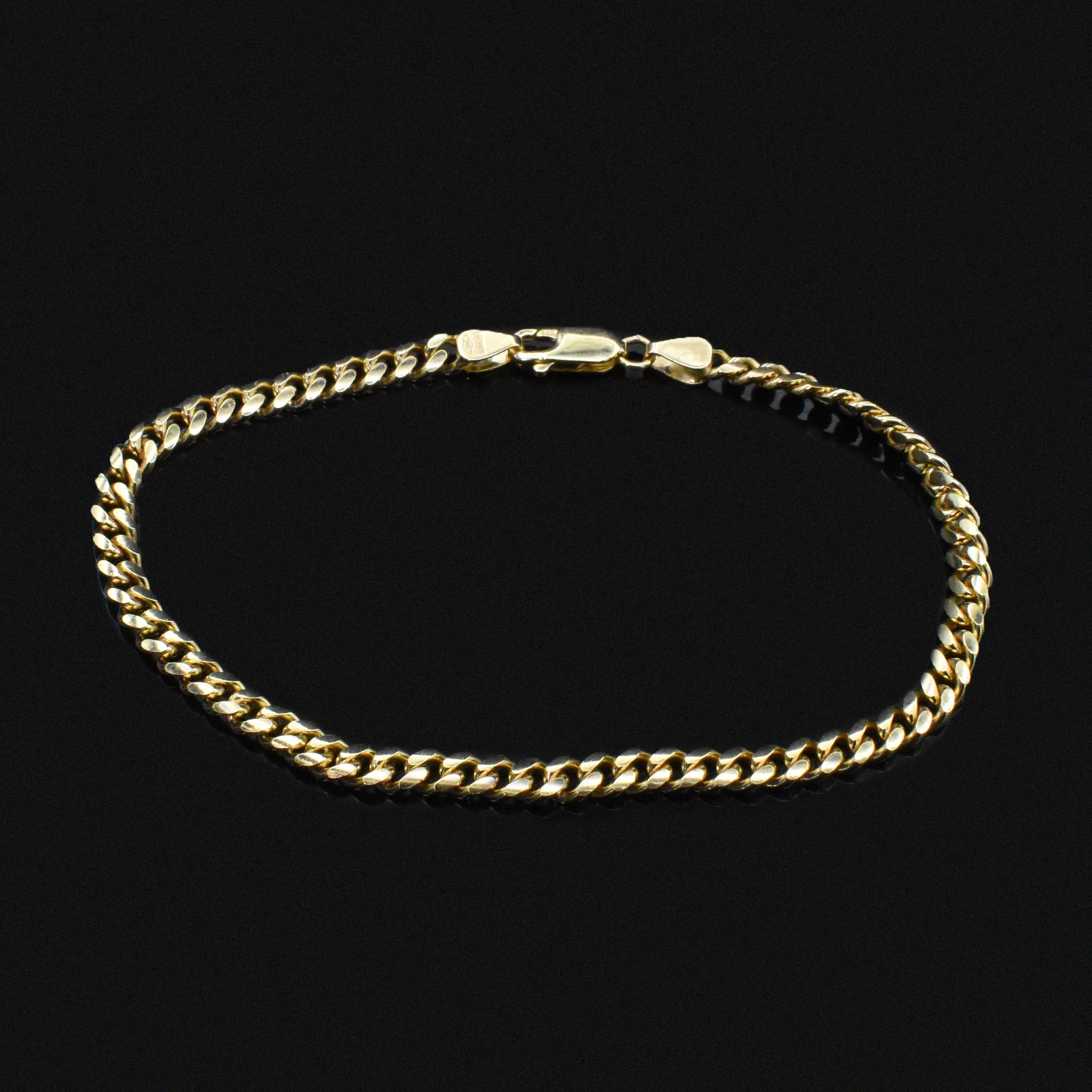 Cuban Link Chain bracelet in Yellow Gold