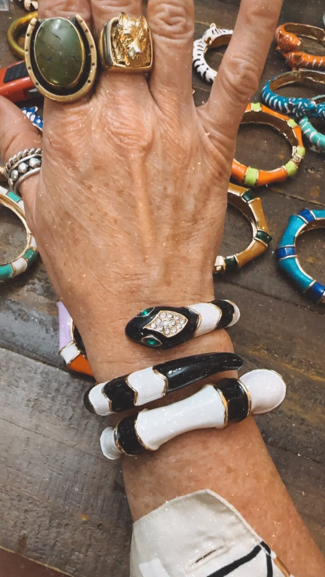 It’s SHOWTIME Kingsnake Cuff Bracelet Set