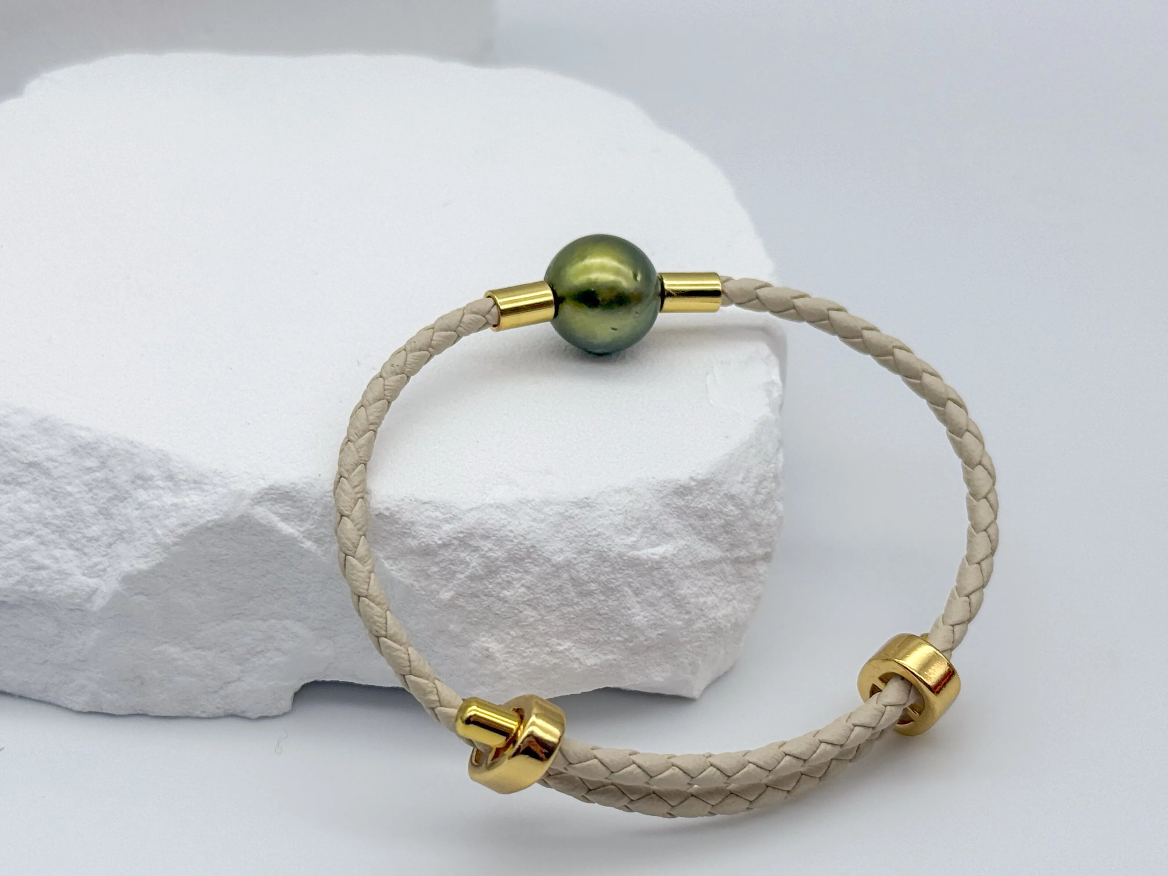 South Pearl Leather Bracelet