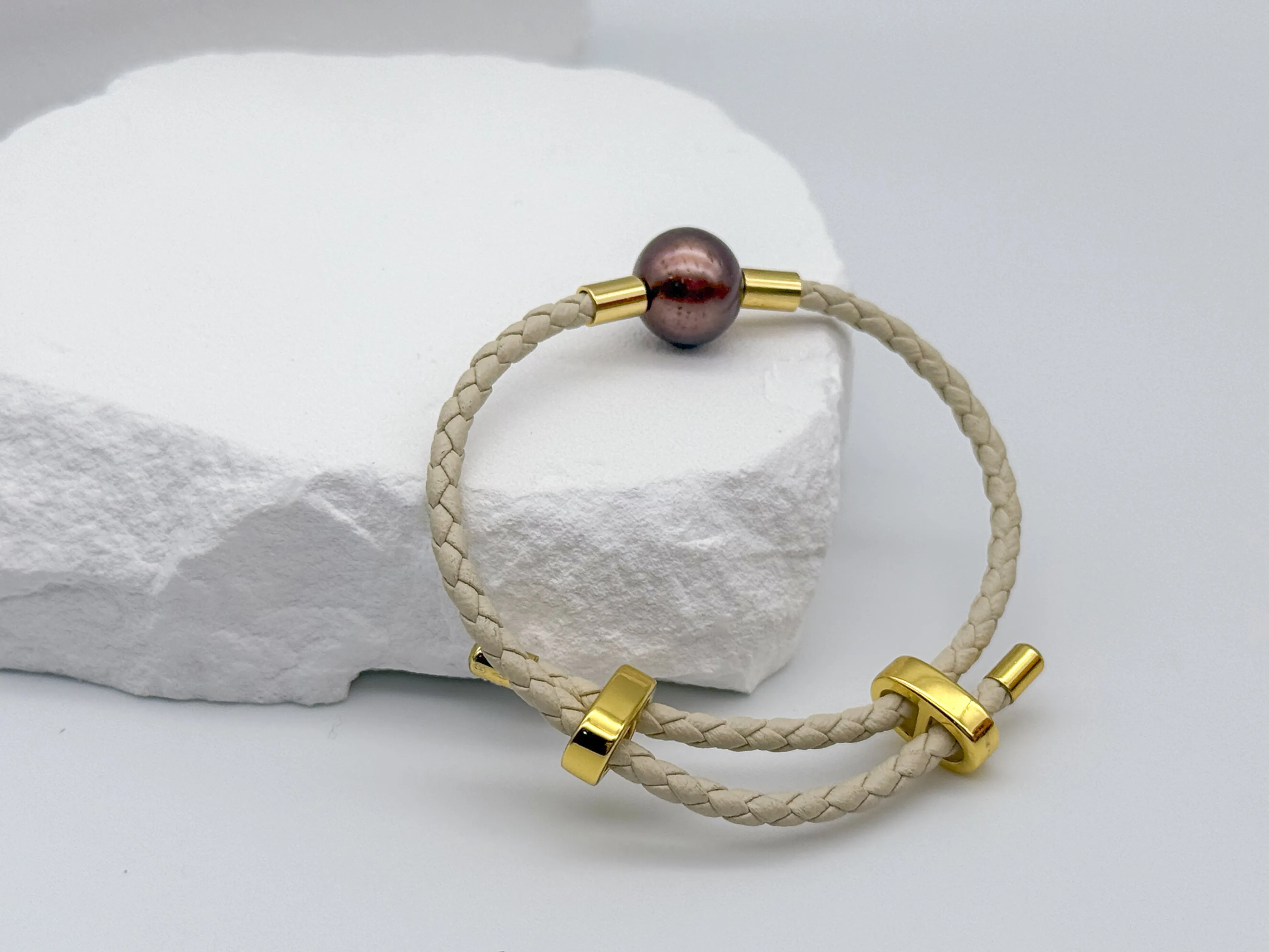 South Pearl Leather Bracelet